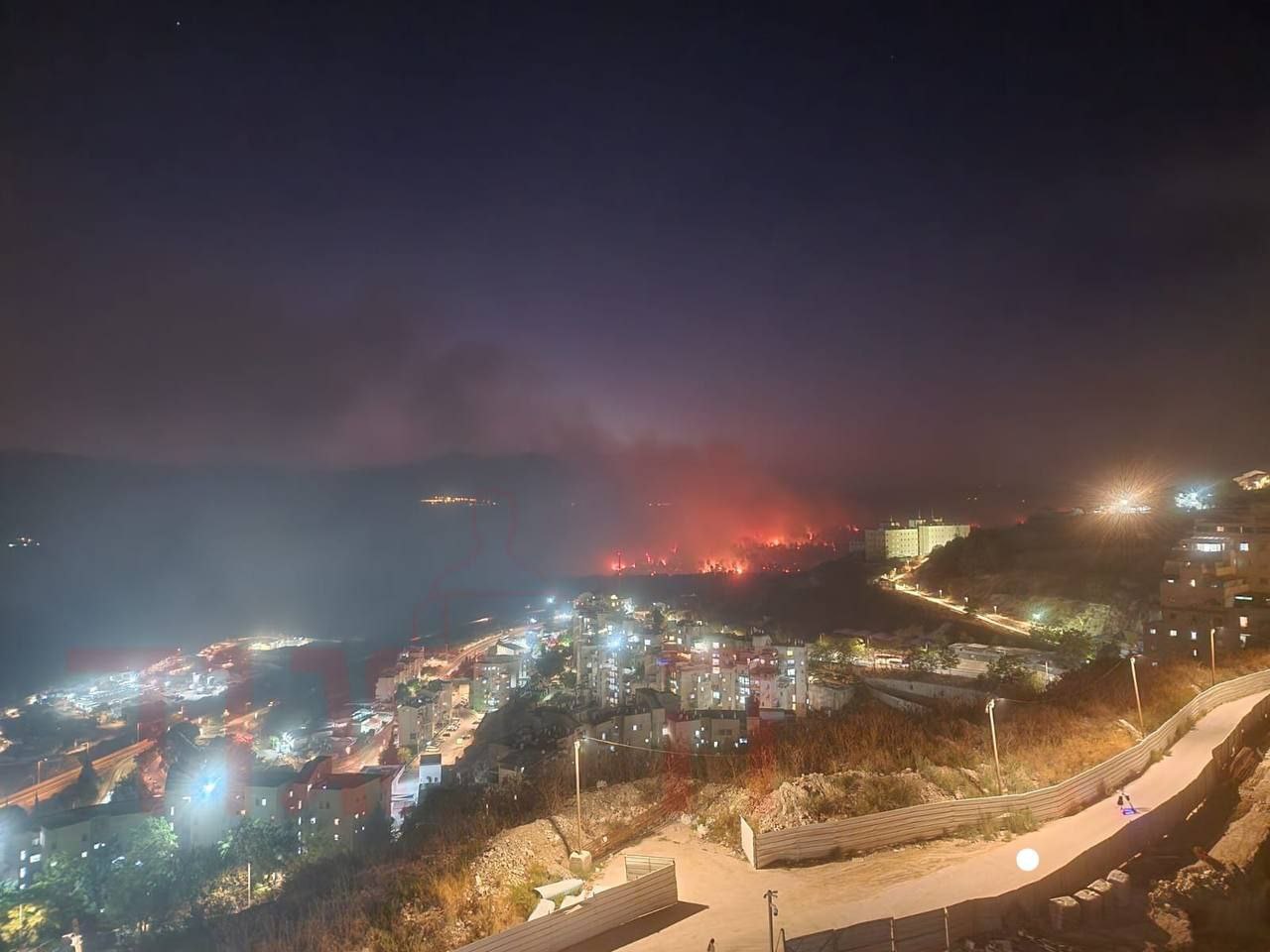 +4 Videos: Large fires in occupied Safed, due to rocket barrages from Lebanese Hezbollah
