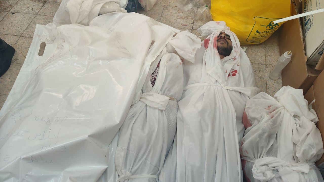 Over 20 civilians martyred or injured in new Israeli massacre in central Gaza