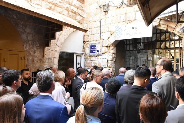 Israeli forces block diplomats from entering Ibrahimi Mosque
