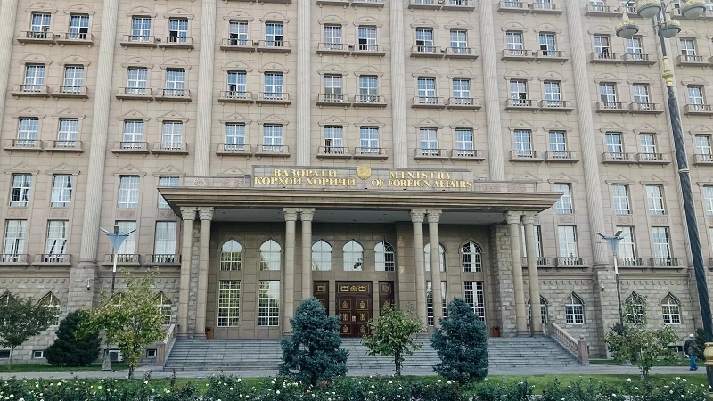 Сафири Тоҷикистон дар дохили мошини сафирони мунфаҷиршуда ҳузур надошт