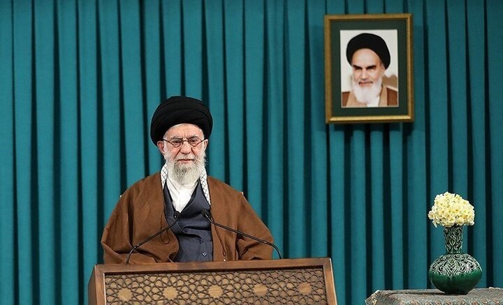 Imam Khamenei receives war veterans, Sacred Defense activists