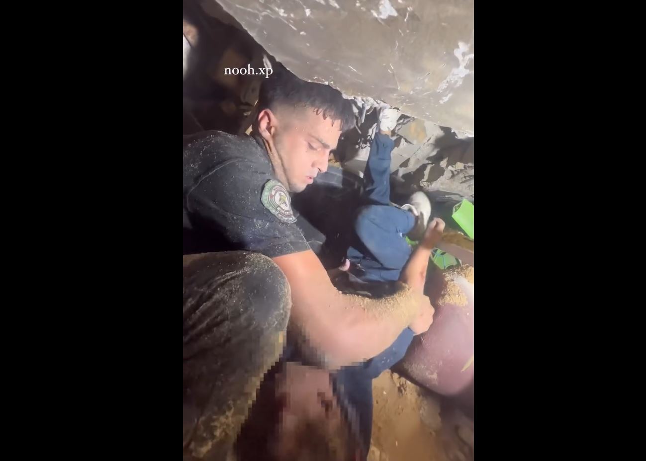 Children, their mother martyred while civil defense trying to rescue them from under rubble in Gaza / Video
