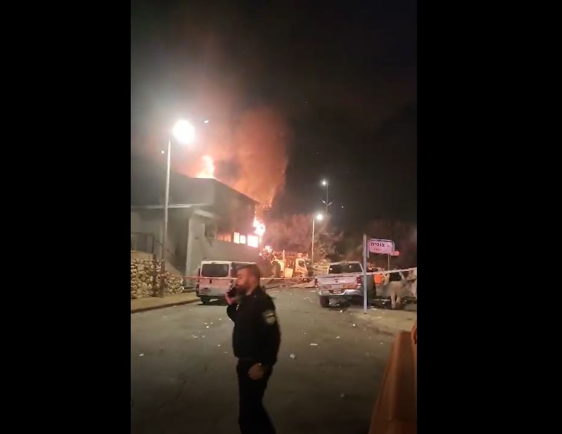 Channel 12 Hebrew: 4 Hezbollah rockets fell in occupied Safed / Video