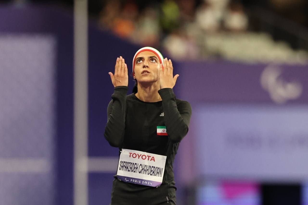 Corredora iraniana conquista medalha de prata nos 400 metros nas Paraolimpíadas