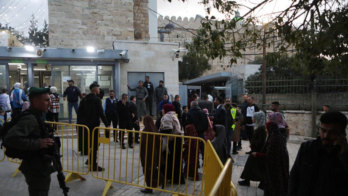 Extremist Settlers hold a concert in the Ibrahimi Mosque in al-Khalil