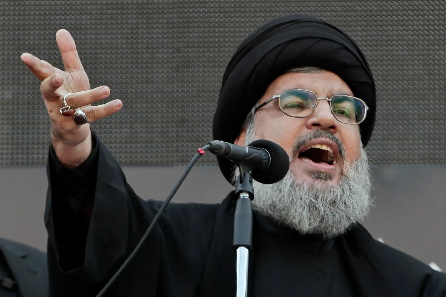  السید حسن نصر الله؛ خطيب موهوب ومحبوب