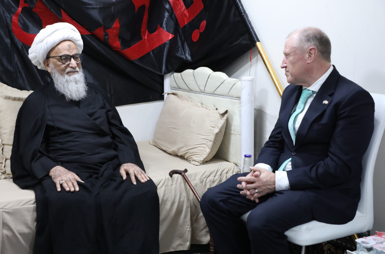 آية الله النجفي  يستقبل سفير جمهورية ‏استراليا في بغداد.‏