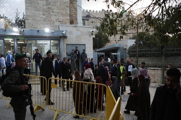 Schändung der Ibrahimi-Moschee durch Konzert von Zionisten
