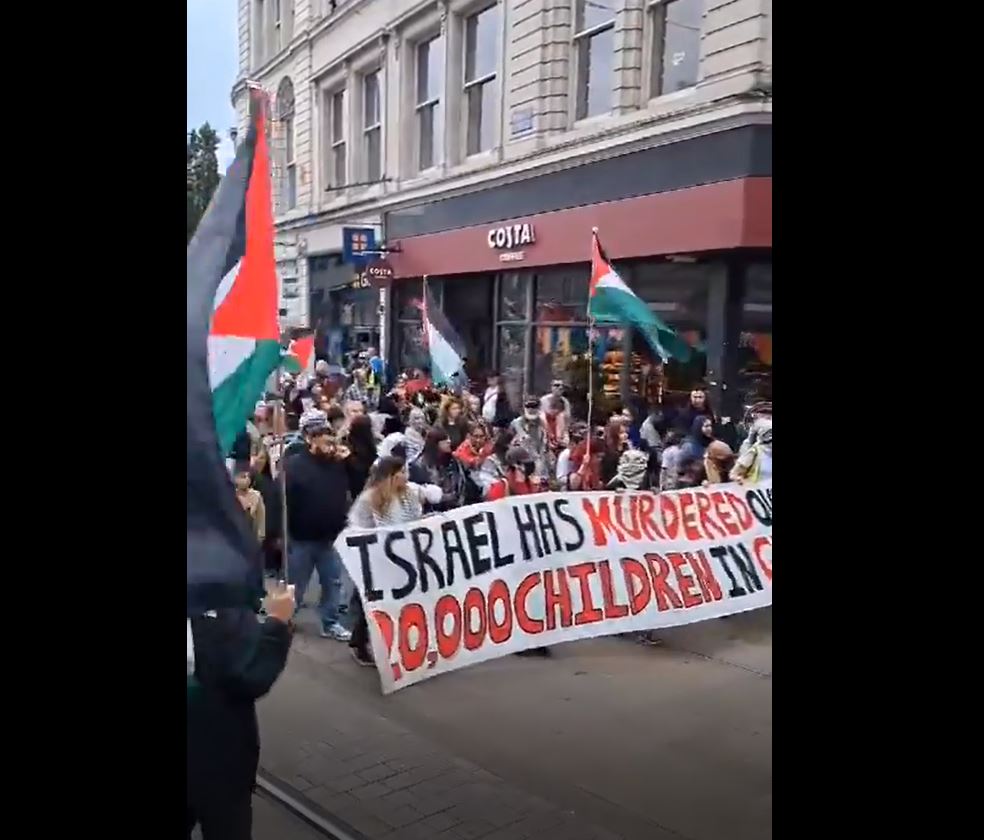 Video: Thousands protest in Manchester, UK against Israel atrocities in Gaza 