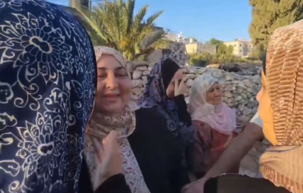 فيديو | "فداء غزة والسنوار، احنا ما بدنا بيوت، احنا بدنا وطن".. 