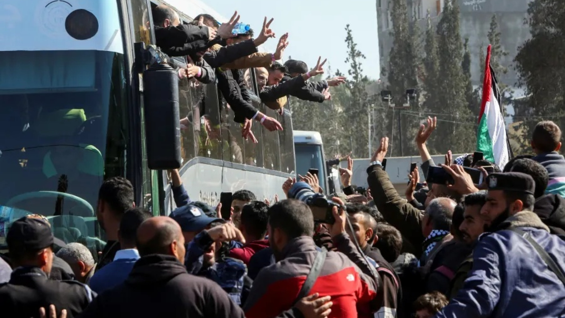 Hamás liberó a 3 rehenes israelíes contra 369 rehenes palestinos