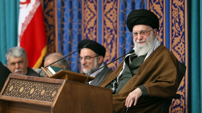 Imam Khamenei: Syarat Kemajuan adalah Yakin kepada Tuhan dan Terjun ke Lapangan