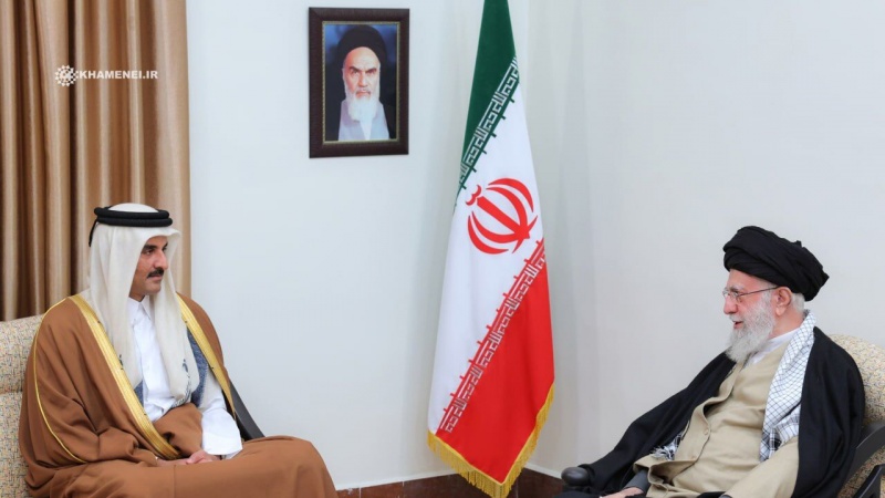 Kiongozi wa Mapinduzi ya Kiislamu: Kupanua uhusiano na majirani ni sera ya uhakika ya Iran