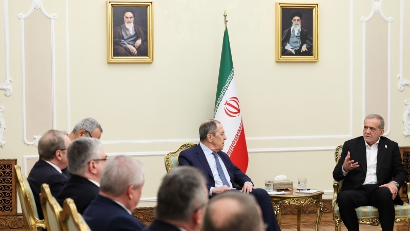 Wichtige Treffen Lawrows mit iranischen Spitzenpolitikern / Warum schenken Iran und Russland der europäischen Troika keine Aufmerksamkeit?