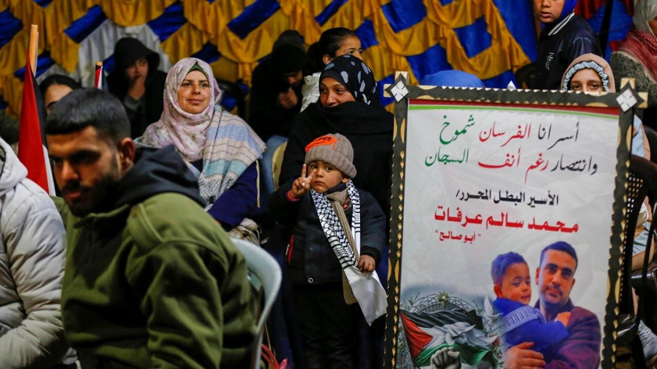 Rapora vîdyoyê|Di çarçoveya qonaxa yekem a peymana agirbestê de bi dehan girtiyên Filistînî hatin berdan
