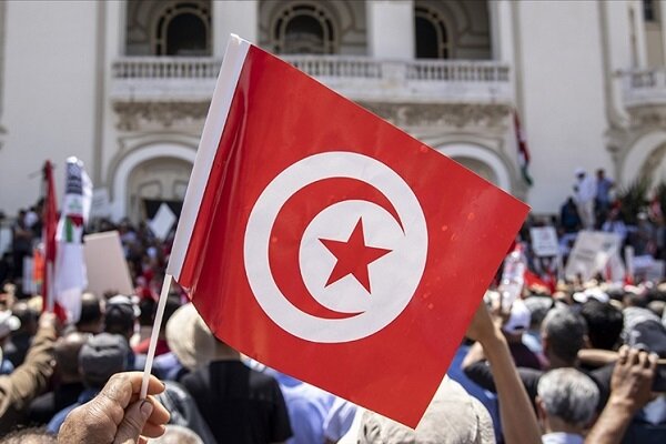 Tunus'ta OHAL bir ay daha uzatıldı