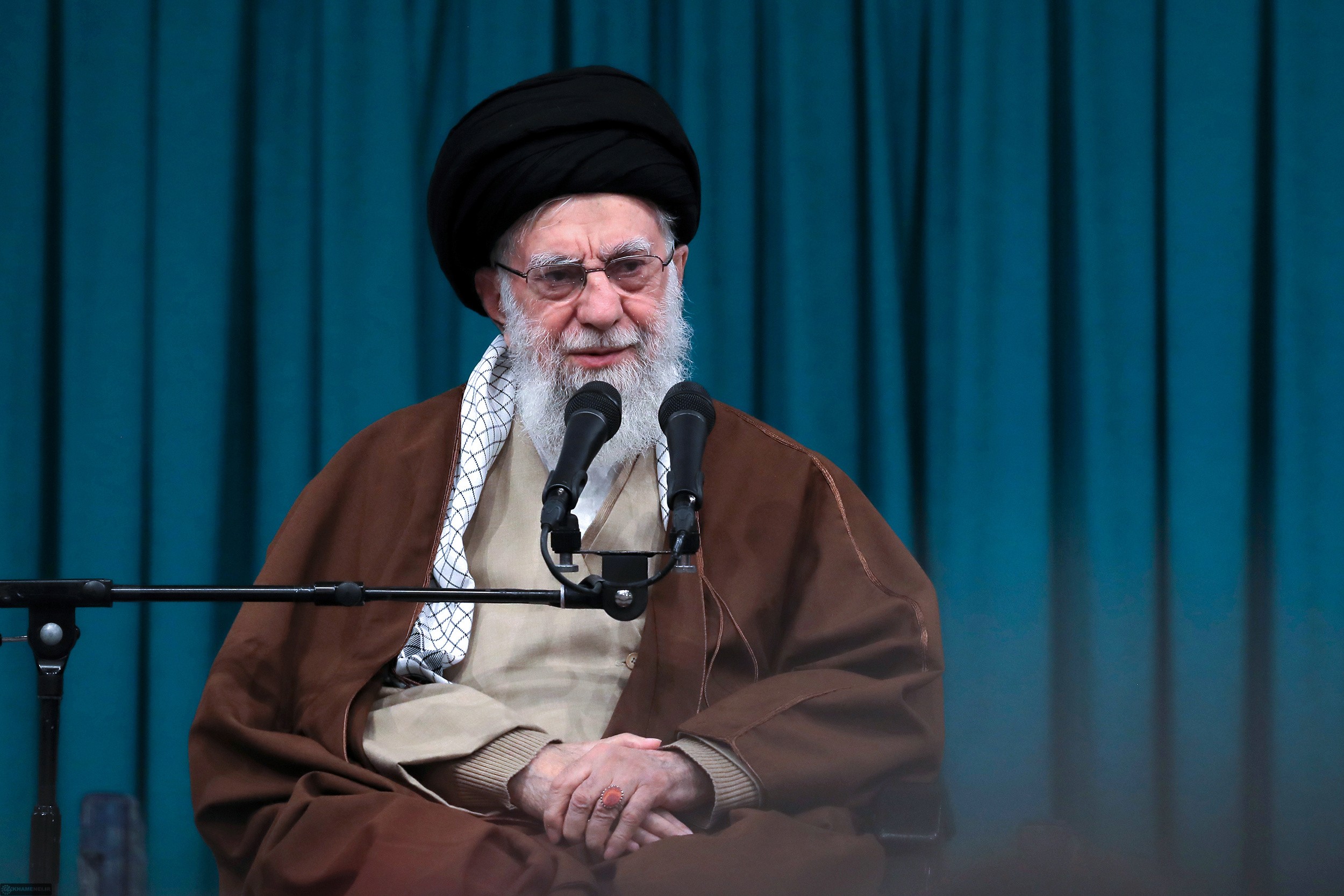 قائد الثورة الاسلامية: استراتيجية الشهيد سليماني الثابتة كانت إحياء محور المقاومة