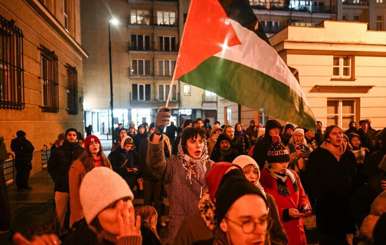 فیديو | نشطاء يتظاهرون في وارسو ضد إعلان الحكومة البولندية لنتنياهو
