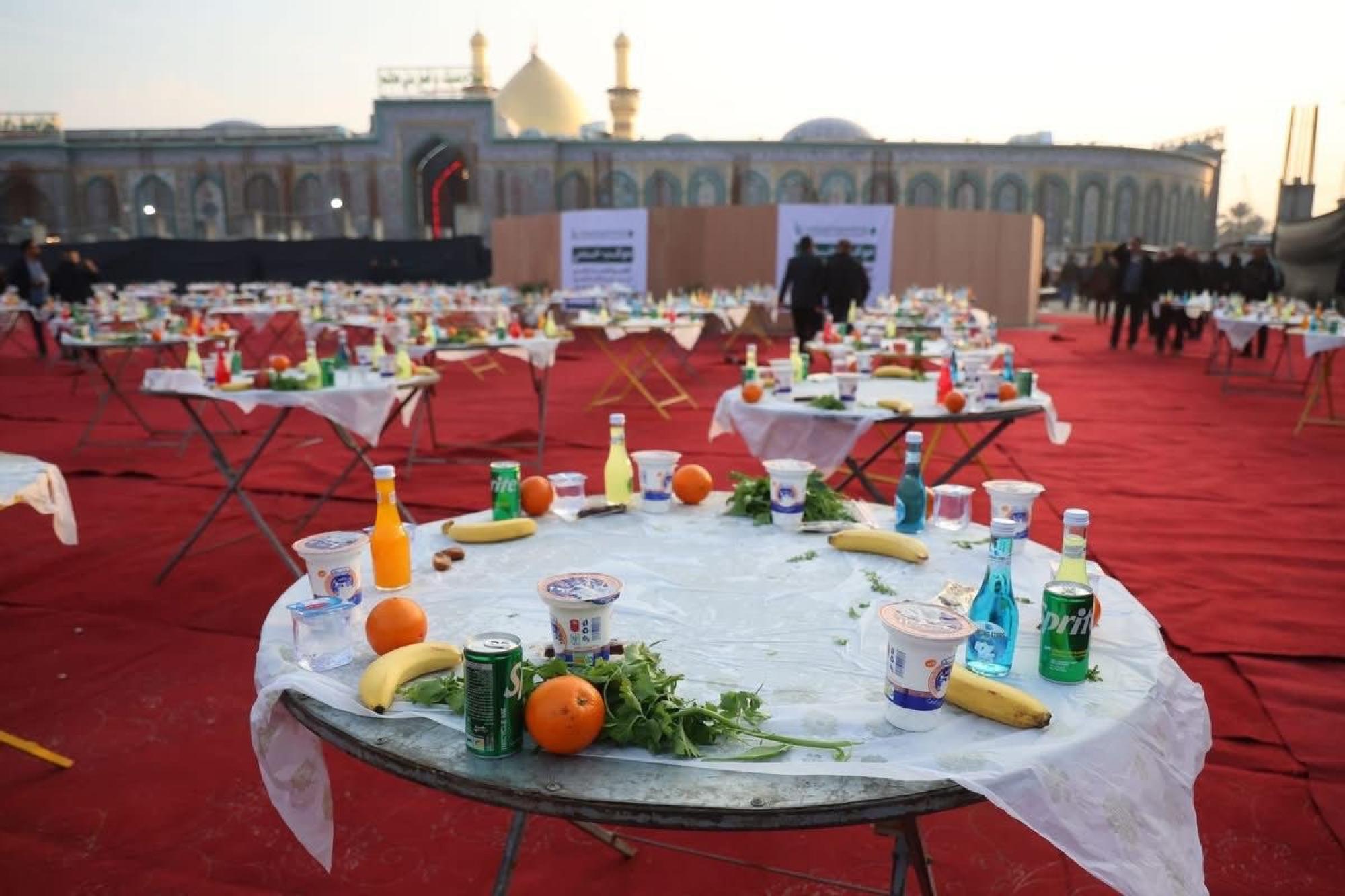Department of Bayn al-Haramayn provides thousands of meals to visitors on demise anniversary of Lady Zaynab (+Photos)