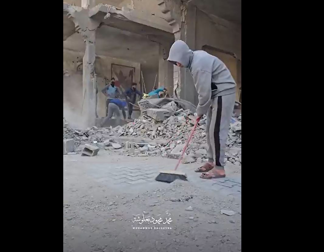 Video: Jabalia people in northern Gaza working to clear rubble from Israeli airstrikes ahead of ceasefire