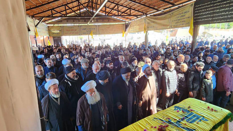 فیديو | تشييع الشهيد على طريق القدس المجاهد نزيه محمد بزي في مدينة بنت جبيل