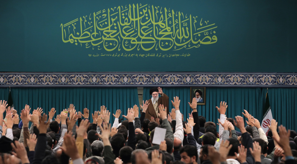 Lider islamske revolucije odao počast generalu Sulejmaniju