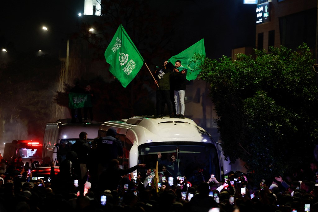 Hamas issues statement on second stage of prisoner swap