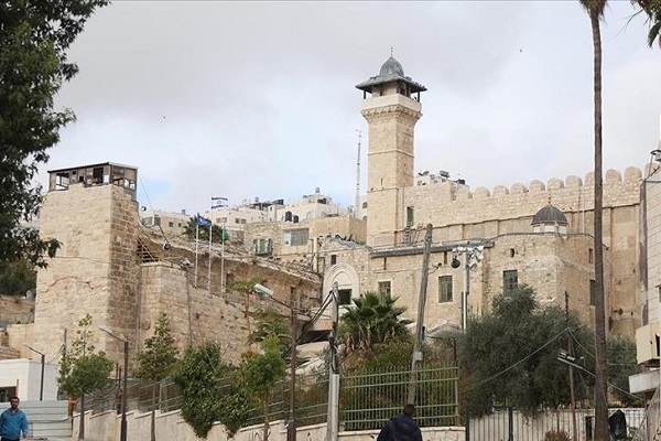 Israeli occupation forces prevented Adhan at Ibrahimi Mosque 48 times in Dec.
