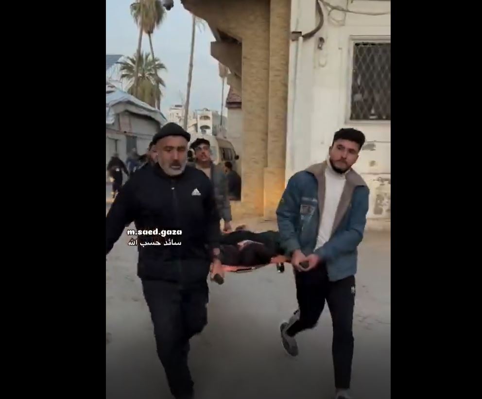 Video: A bereaved Palestinian father bitterly cries over his two children martyred in Israeli airstrike in Gaza 
