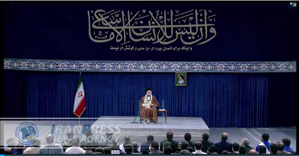 Iran, Ayatollah Khamenei: la comunità degli operai ha resistito alle provocazioni degli stranieri 