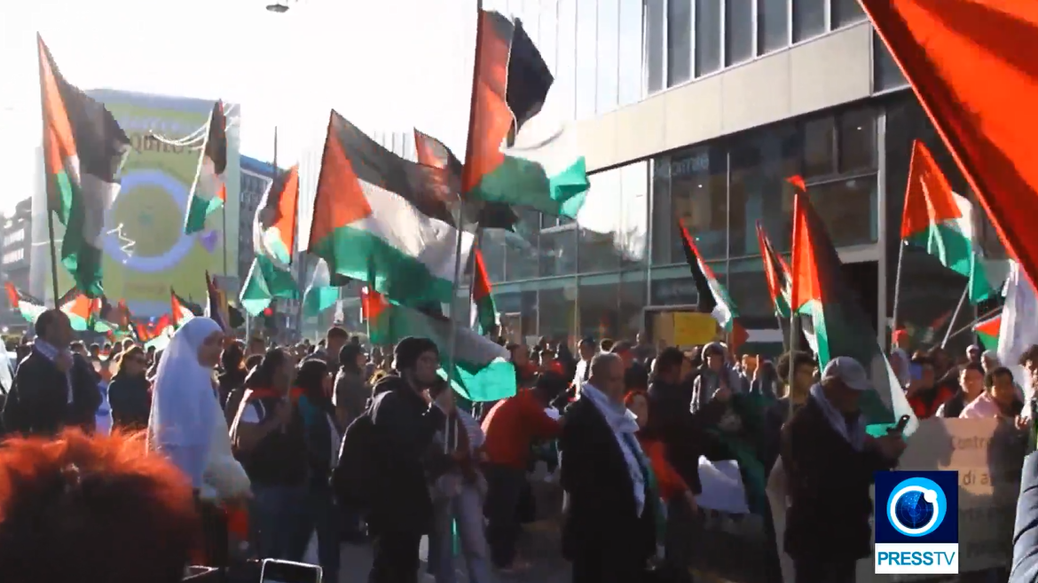 Video: Hundreds of protesters march in Milan in support of Palestine