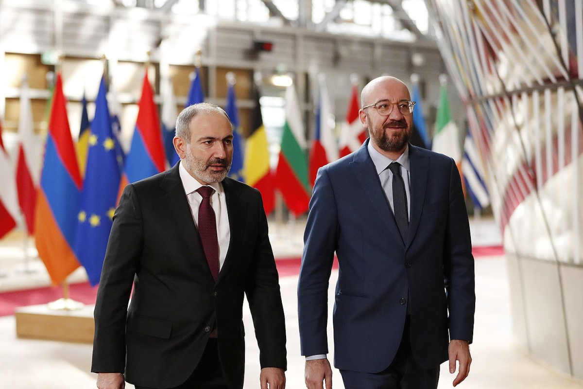 Şarl Mişel və Nikol Paşinyan regionda son vəziyyəti müzakirə edib