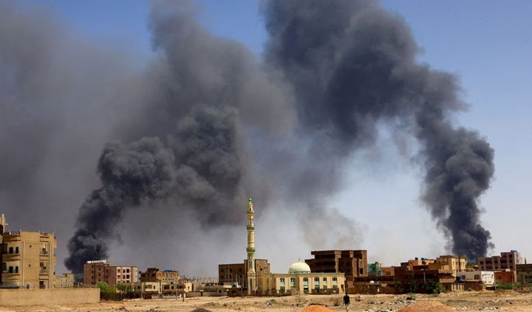 المعارك في السودان مستمرة.. والوسطاء يلمسون "تحسناً ملحوظاً" في اتفاق الهدنة