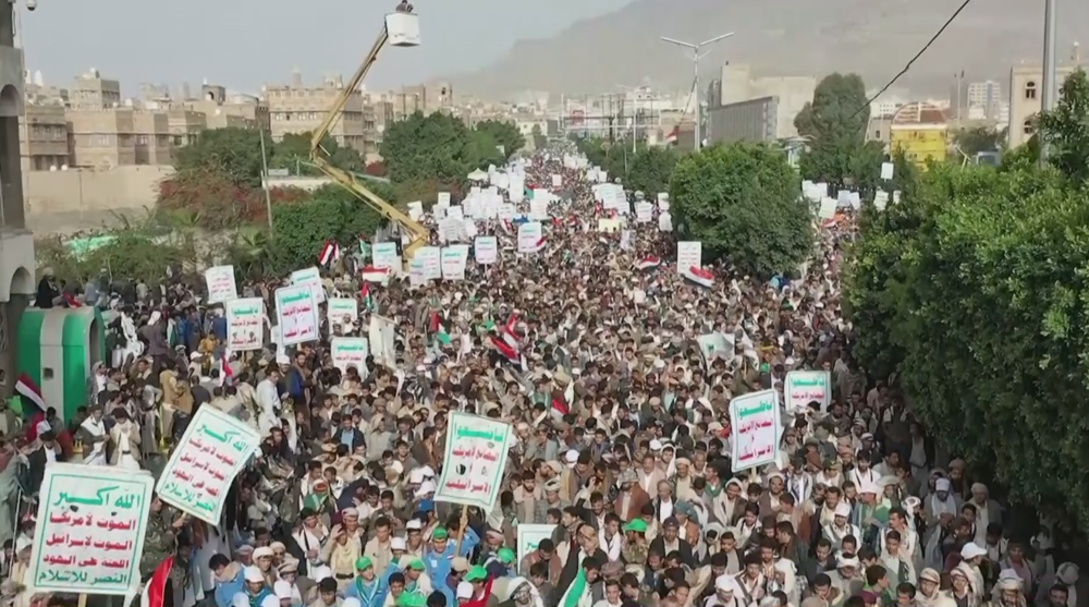 Tens of thousands of Yemenis rally in support of Palestinians in Gaza
