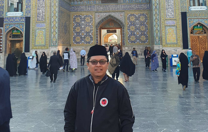 Menziarahi Makam Imam Husain, Bukan Urusan Mazhab Sunni atau Syiah, Melainkan Umat Islam.