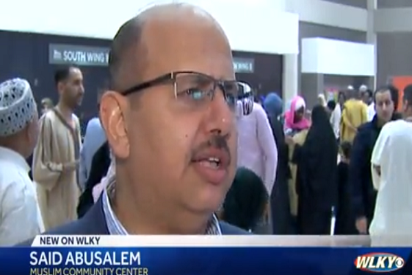 US Kentucky Muslims wave Palestinian flags, call for end to Israeli war on Gaza