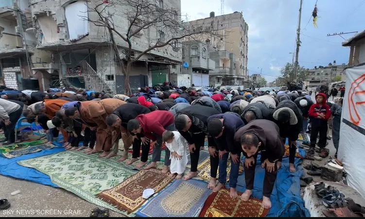 Na Kurban-bajram, Palestinci u Gazi nemaju mnogo razloga za slavlje, bajram-namaz obavili u ruševinama