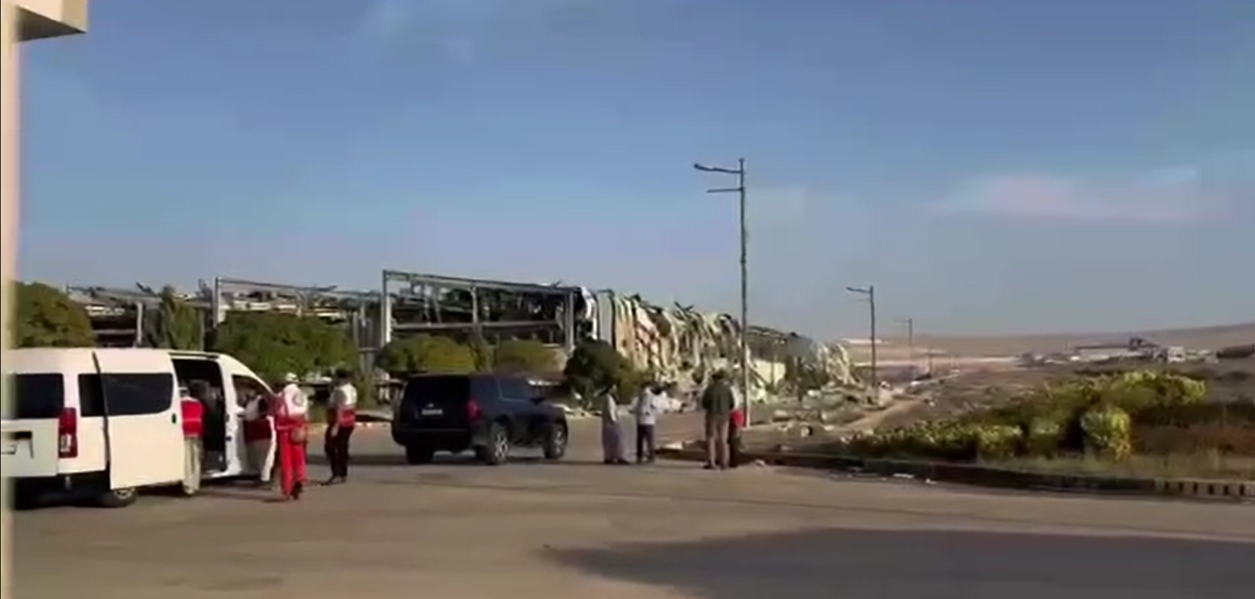 Bidiyon Yadda Aka Isra’ila Ta Kai Wa Asibitin Red Crescent Na Iran Da Ke Kan Iyakar Syria Da Lebanon Hari Da Makamai Masu Linzami 11
