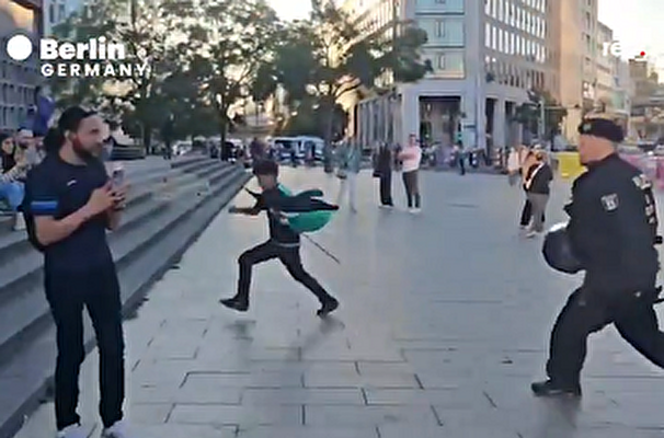 Video | Isang bata ang inaresto sa Germany dahil sa bitbit nito ang watawat ng Palestine