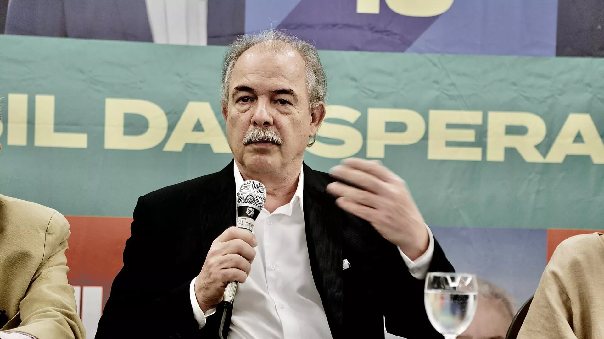 Lula anuncia Aloizio Mercadante como futuro presidente do BNDES
