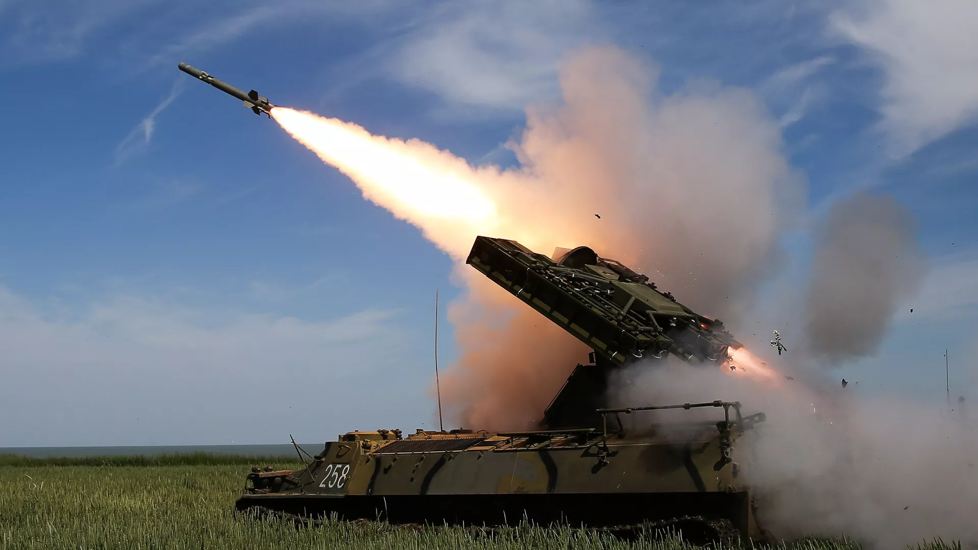 Rússia atinge 2 locais de mercenários estrangeiros em Donetsk e destrói estação de radar dos EUA
