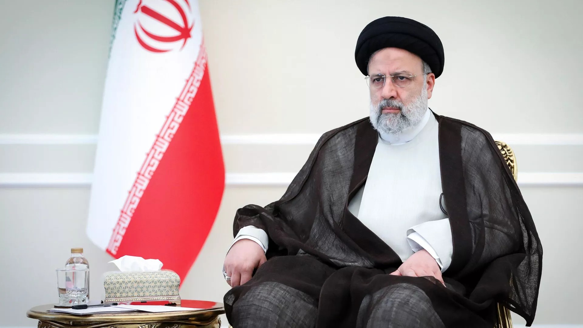 Raisi: EUA admitem que falharam em bloquear as exportações de petróleo do Irã
