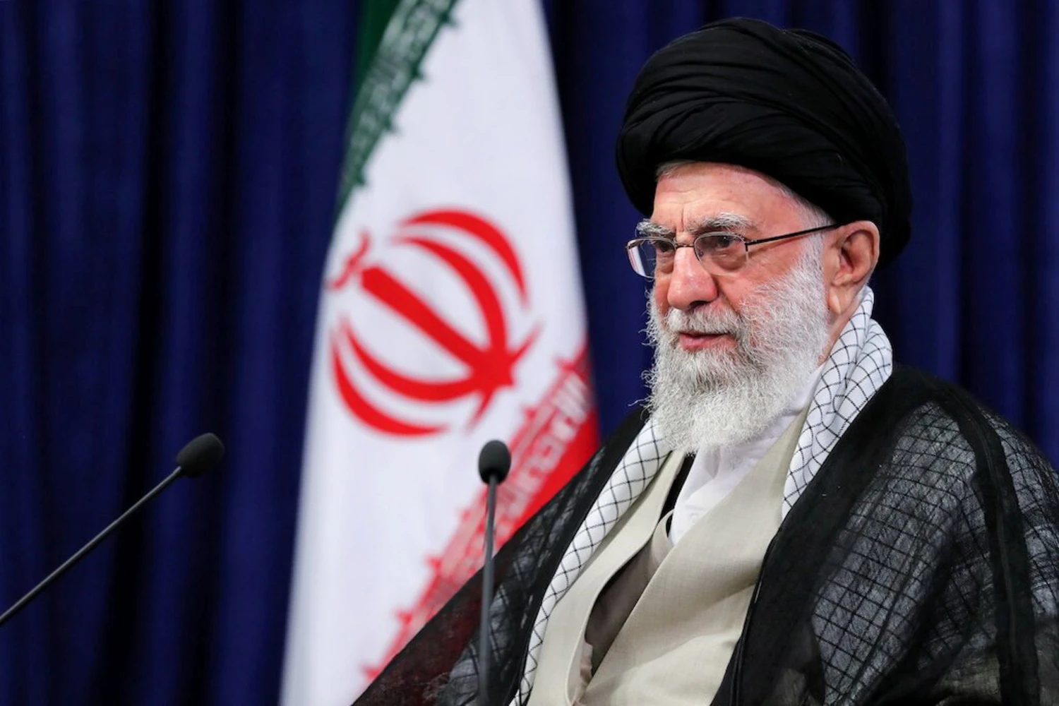 Nakipagpulong ang mga kumander ng IRGC kay Imam Khamenei 