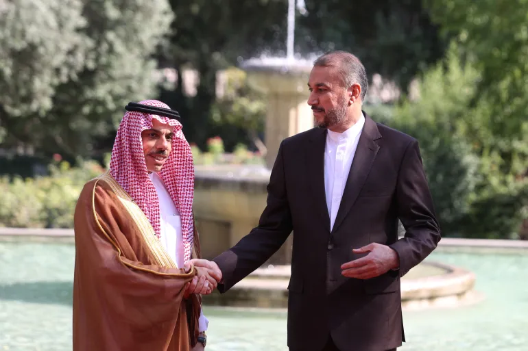 وزير خارجية إيران يصل الرياض لأول مرة بعد استئناف العلاقات