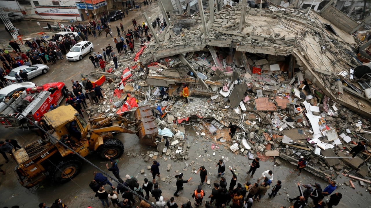 Gazze'de şehit sayısı 19 bin 453'e yükseldi