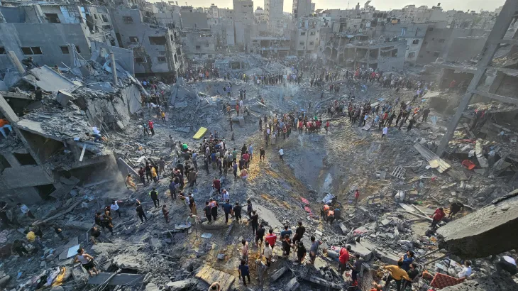 Pekerja kementerian Perancis yang terbunuh kekal di Gaza bersama anak lelaki Pekerja kementerian Perancis yang terbunuh kekal di Gaza bersama anak lelaki