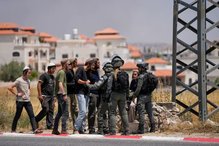 Perancis akan mengenakan sekatan ke atas 'peneroka ekstremis Israel' Perancis akan mengenakan sekatan ke atas 'peneroka ekstremis Israel'