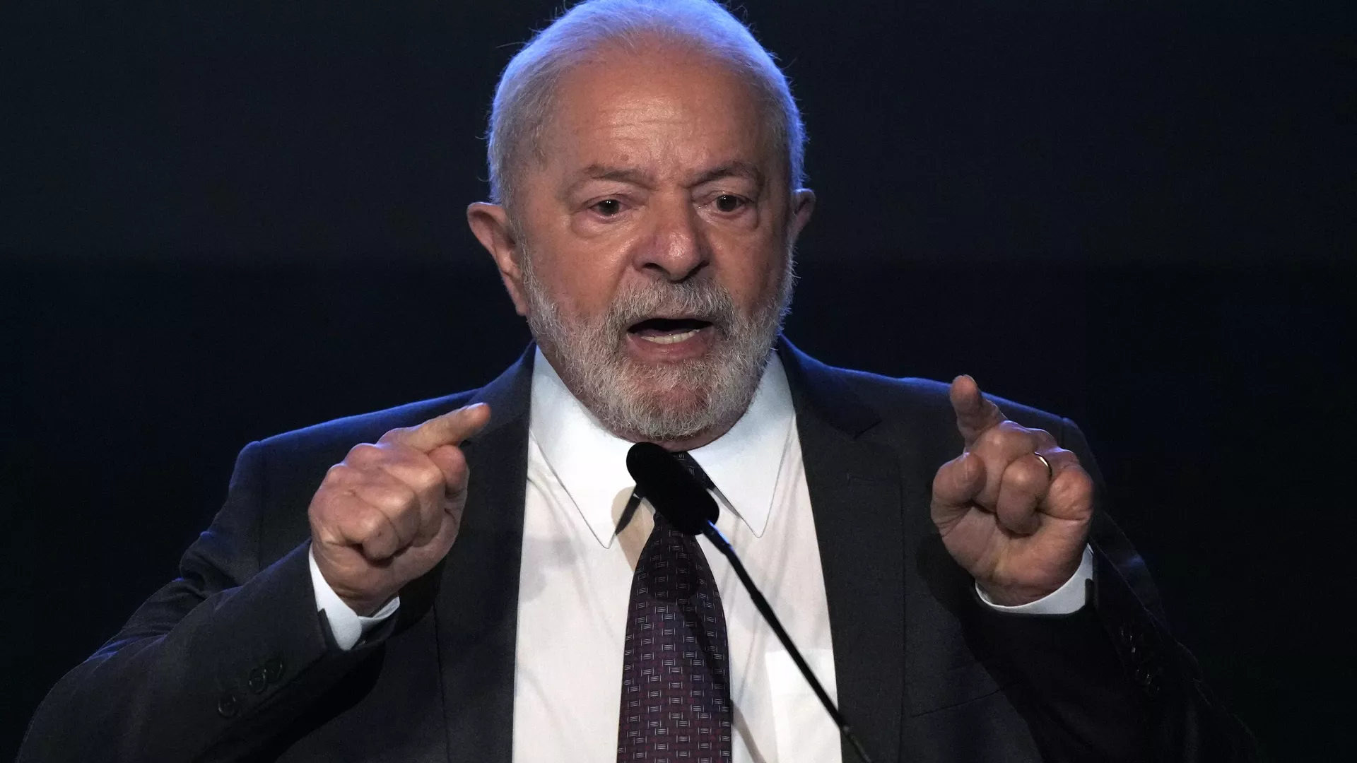 Mídia: Lula demite mais de 50 militares após expor suspeitas; primo de Ustra está entre dispensados