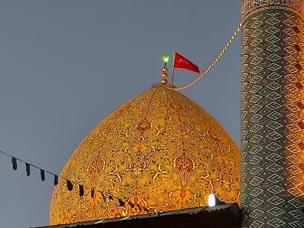 Itinaas ang watawat ng pagluluksa  sa Shah Cheragh sa okasyon ng Muharram