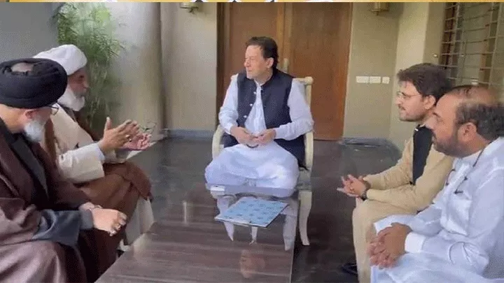 دیدار علامه راجه ناصر با عمران‌خان/ دولت پاکستان مردم را به جنگ داخلی می‌کشاند